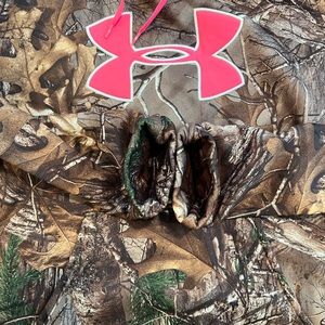 Under Armour sweatshirt